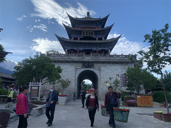 丽江市必游的旅游景点推荐，丽江市必游的旅游景点推荐有哪些